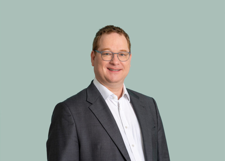 DR. NIKOLAI WEBER