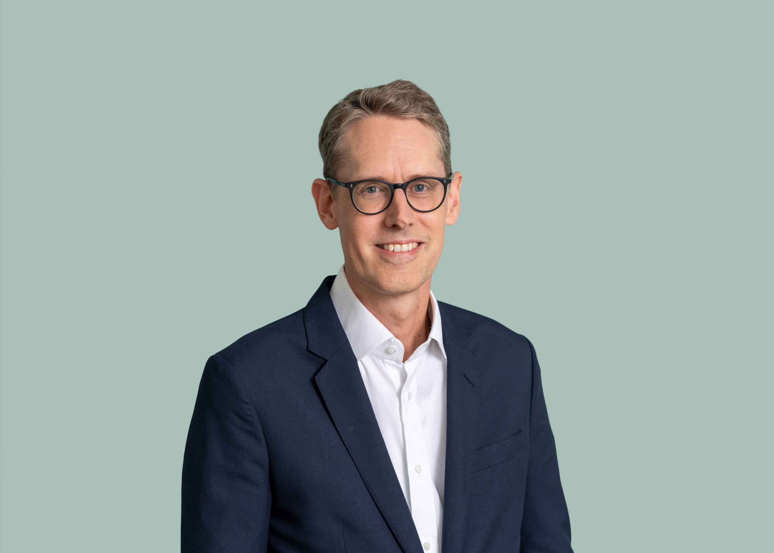 DR. PATRICK NORDHUES